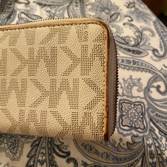 Michael Kors wallet with gold tone plate on front - Picture 11 of 14